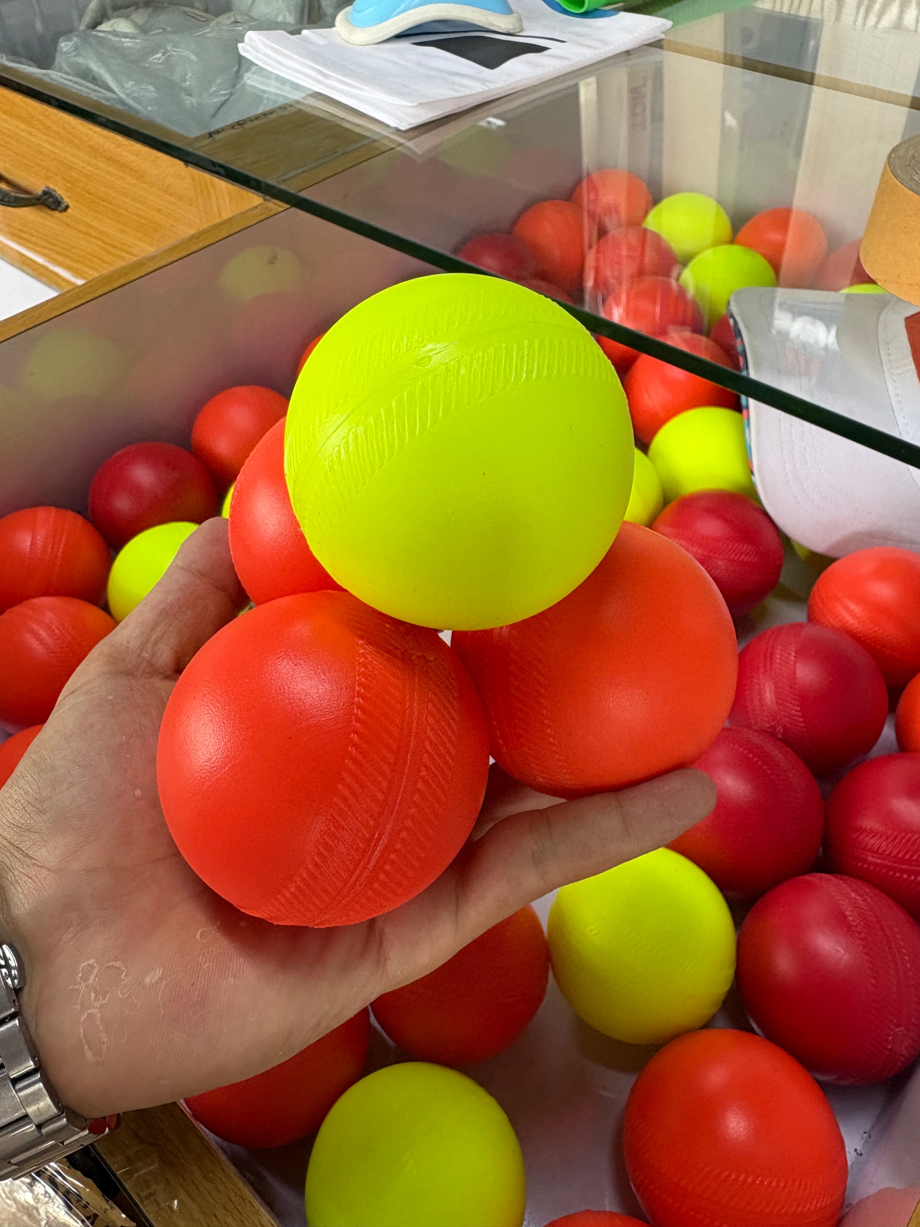 PLASTIC BALL 