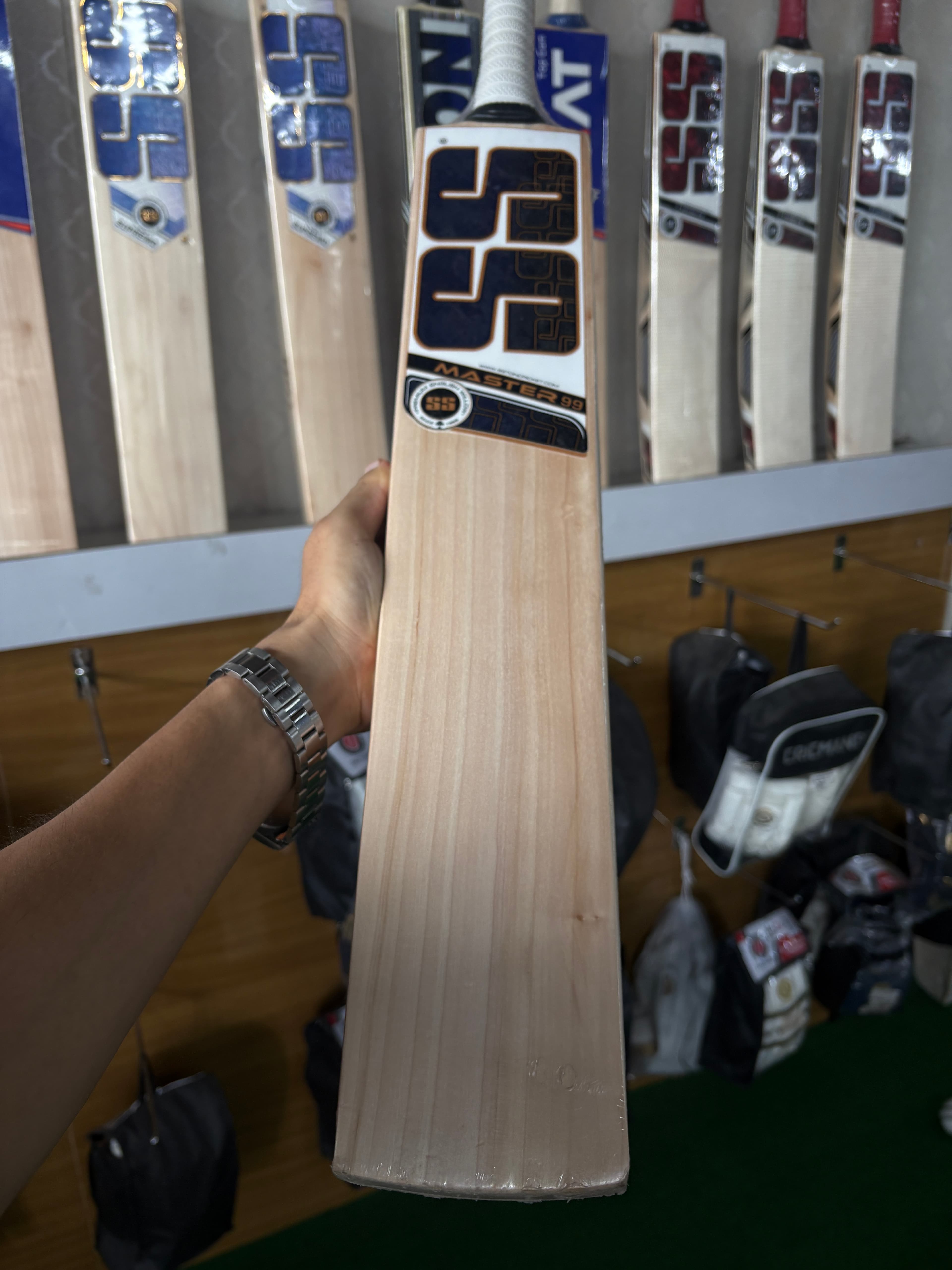 Master 99 EW Cr Bat 