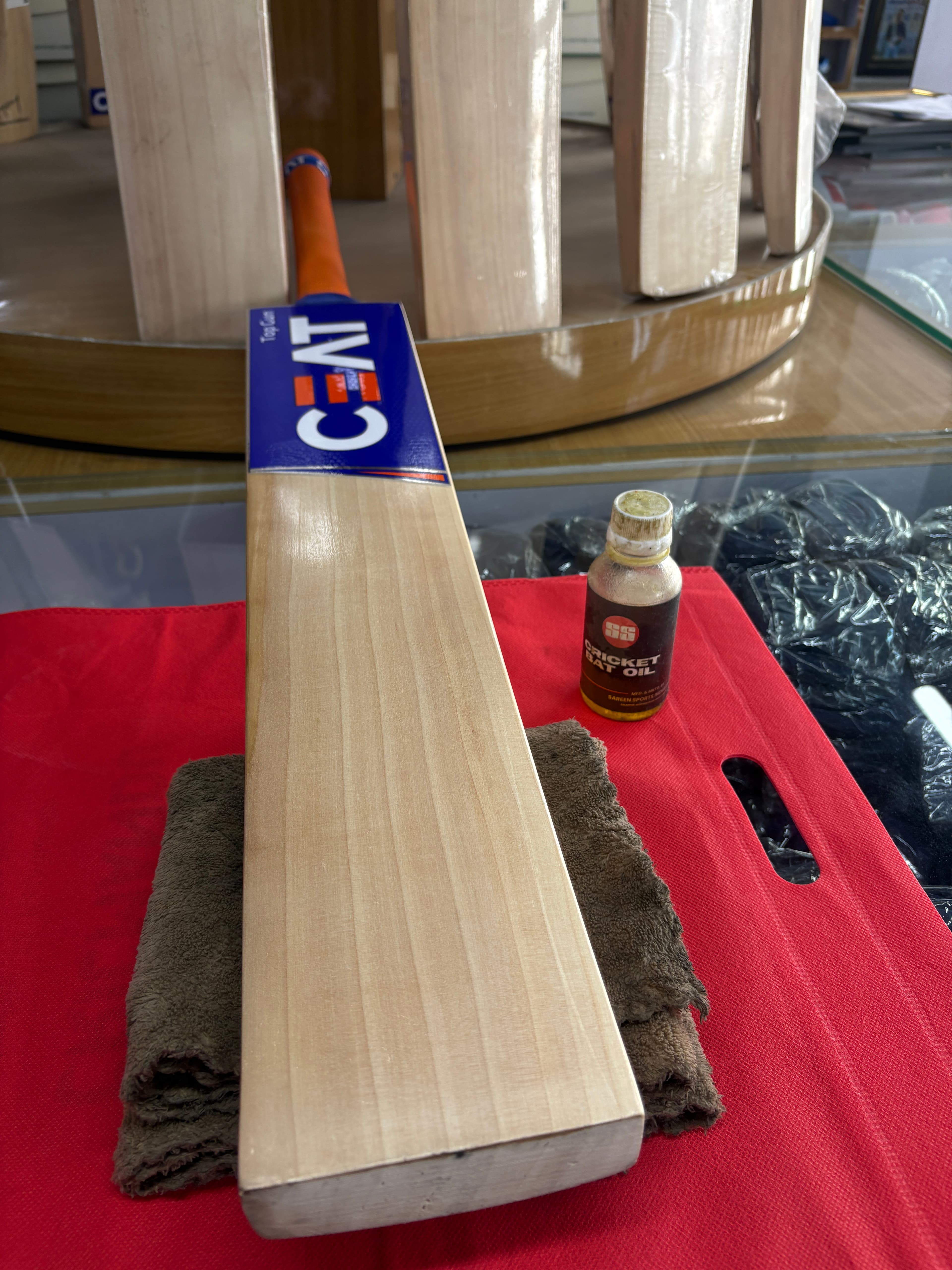CEAT TOP GUN BAT  view 3