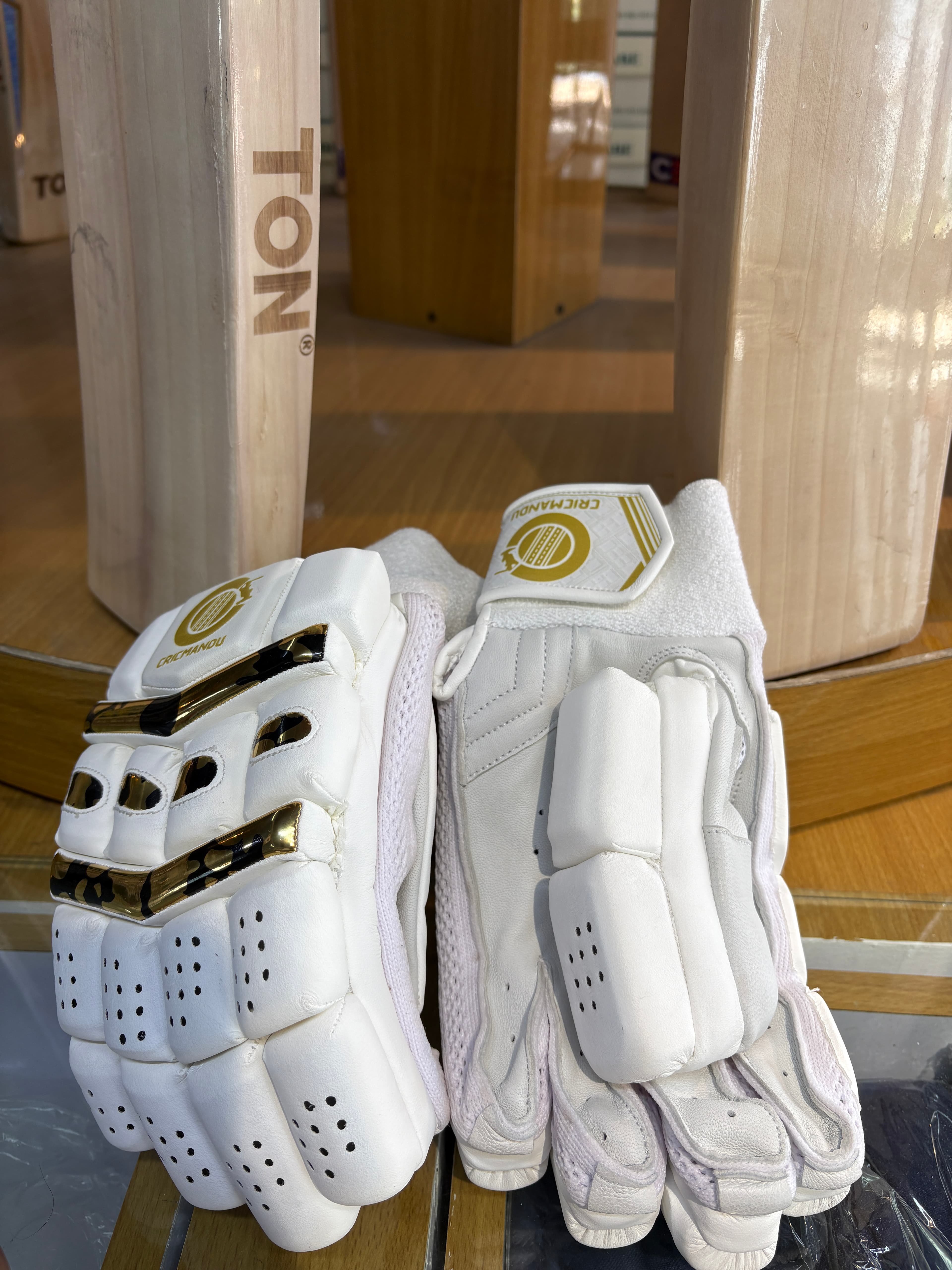 CRICKET BATTING GLOVES HIMALI EDITION  view 2