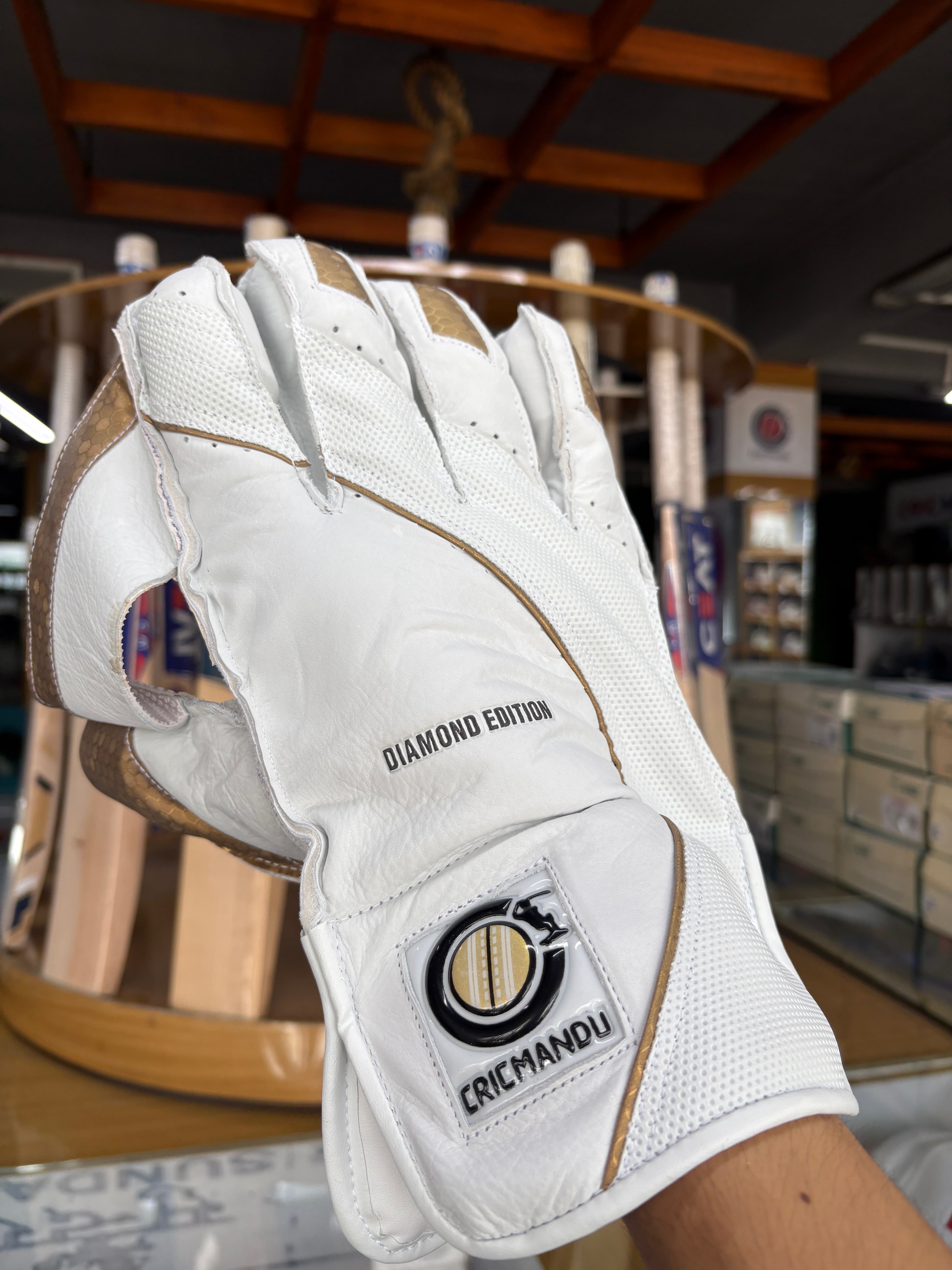 DIAMOND EDITION KEEPING GLOVES