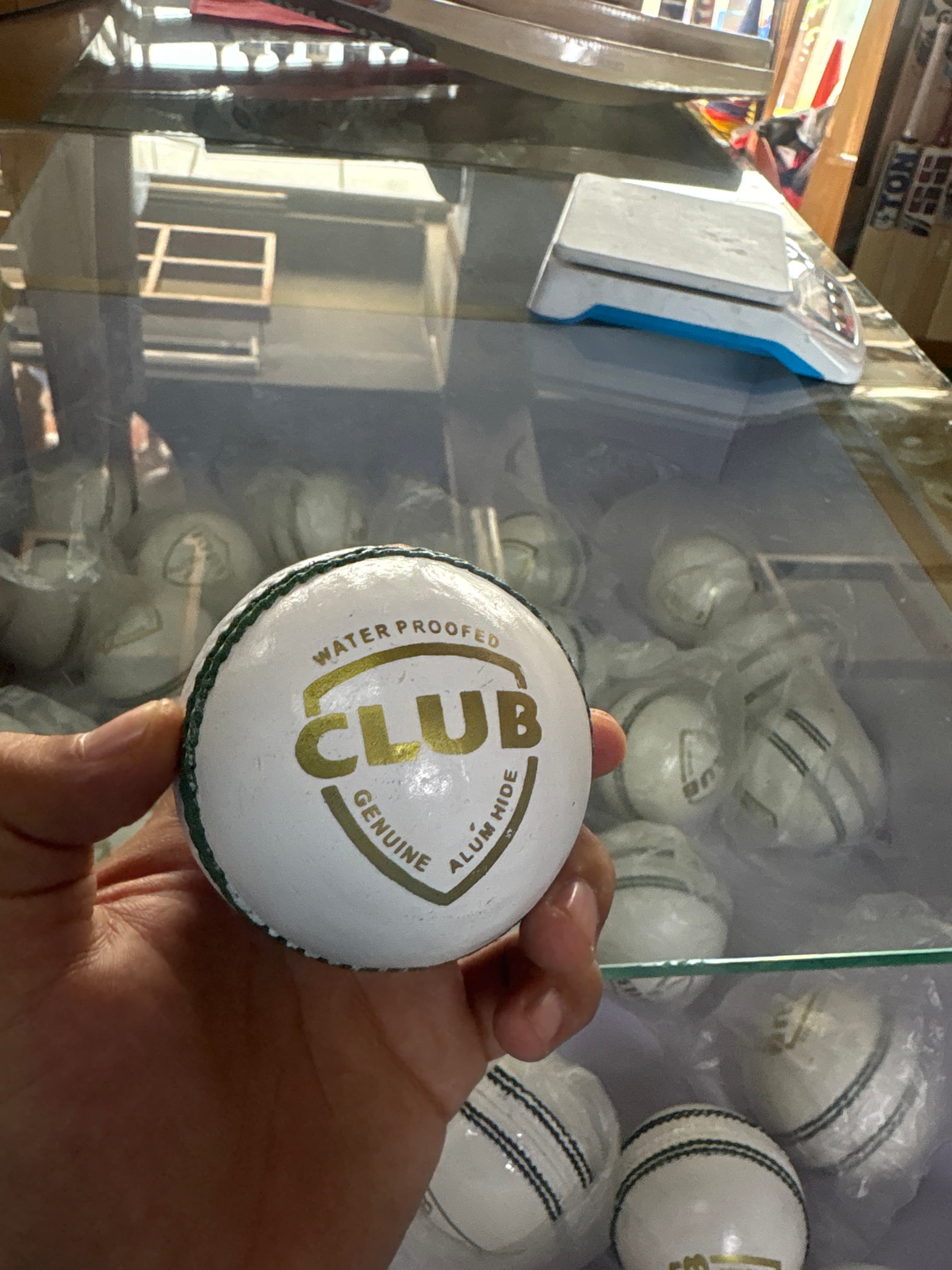 BALL CLUB WHITE